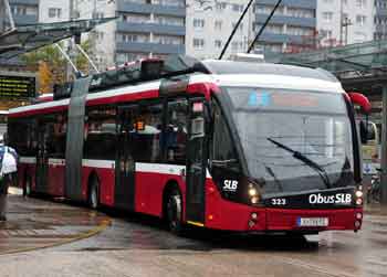 Modern articulated trolleybus in Salzburg.