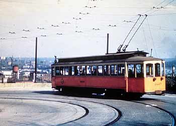 Cincinnati Streetcar with twin trolleypoles and double overhead wires.