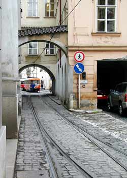 Interlaced / gauntlet track in Prague.
