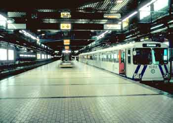 Twin car Edmonton LRV trainset at underground station.