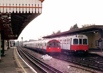 District and Piccadilly Line trains.