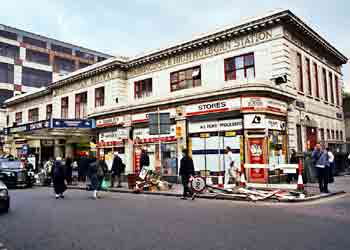 Farringdon Station (London), click to see more and larger images.